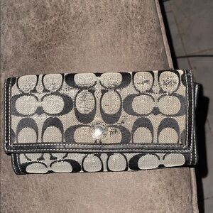 Coach Signature Black and Cream Wallet